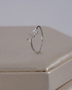 Anillo Letra V Crystal